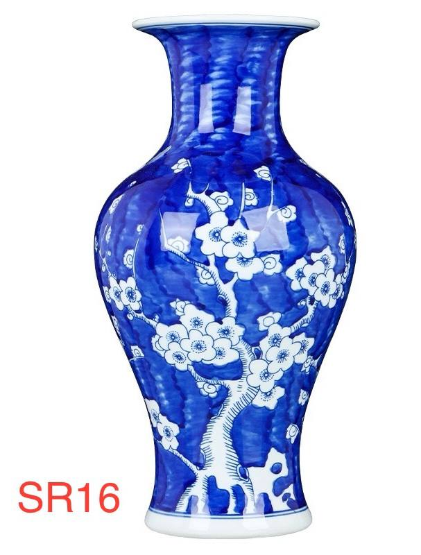Qing Dynasty Ice Plum Vase (Imitation)